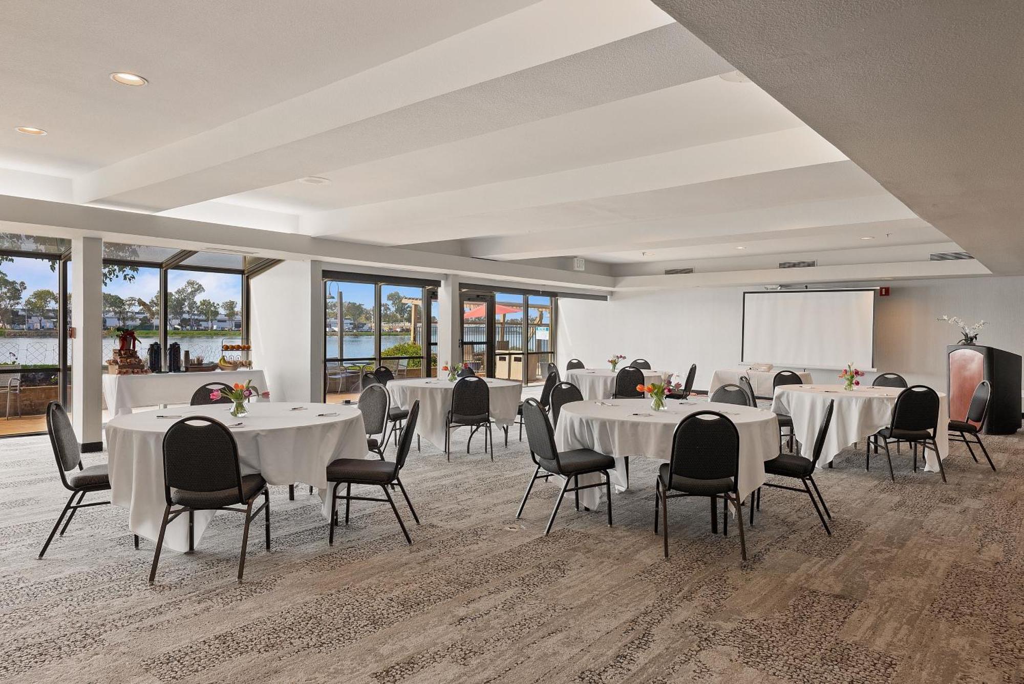 Executive Inn & Suites Oakland Exteriér fotografie
